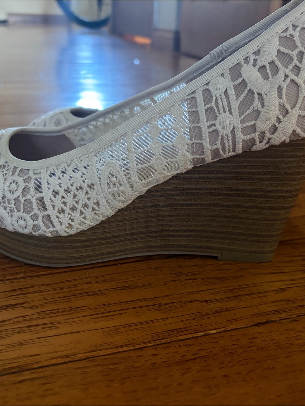 American Eagle Outfitters White Lace Wedge Pumps with Tan Stacked Heel
